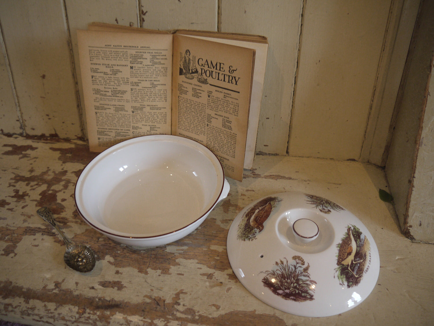 Royal Worcester Large Antique Serving Tureen - Royal Worcester Old English Game - Antique Tureen - Vintage Kitchen Pot - Antique Pot Tureen