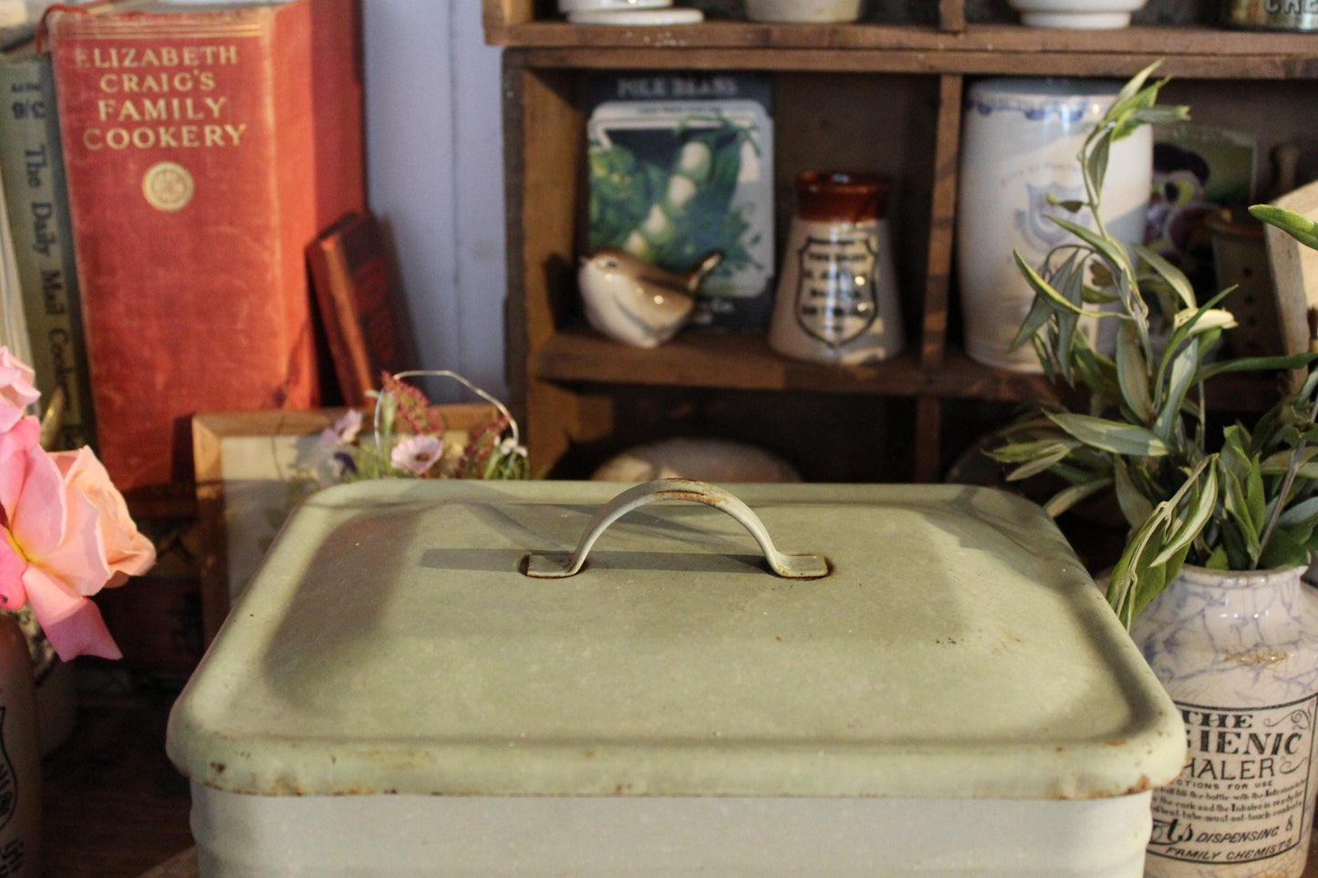 Rare Cakes Tin, Pride o Home Vintage Cake Tin, Vintage Cakes Tin, Vintage Kitchen Canister, English Cake tin, Kitchen Canisters, Kitchen Jar