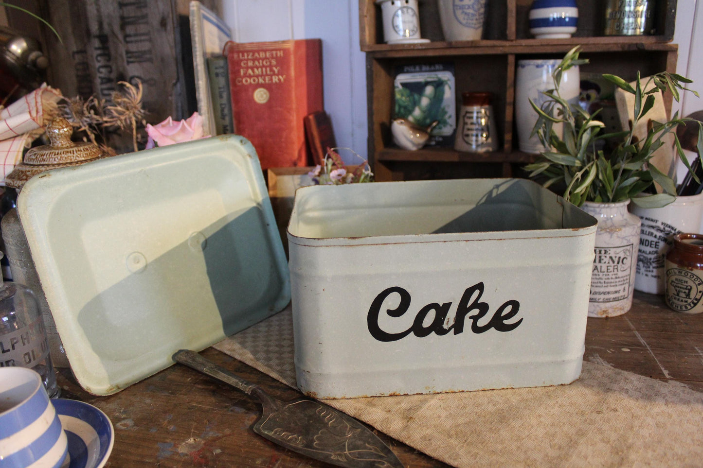 Rare Cakes Tin, Pride o Home Vintage Cake Tin, Vintage Cakes Tin, Vintage Kitchen Canister, English Cake tin, Kitchen Canisters, Kitchen Jar
